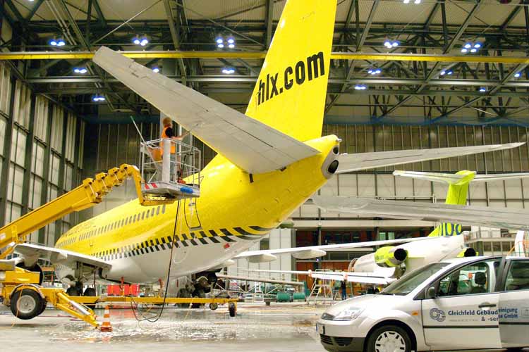 Gleichfeld Flugzeugreinigung-Berlin-Brandenburg