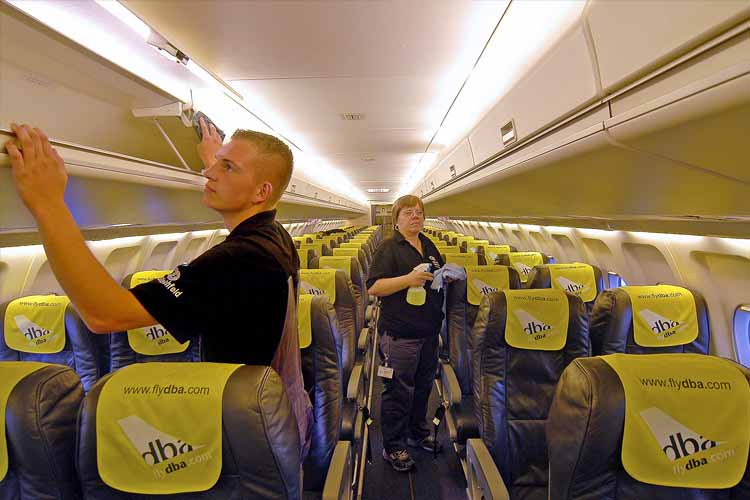 Gleichfeld Flugzeugreinigung-Berlin-Brandenburg