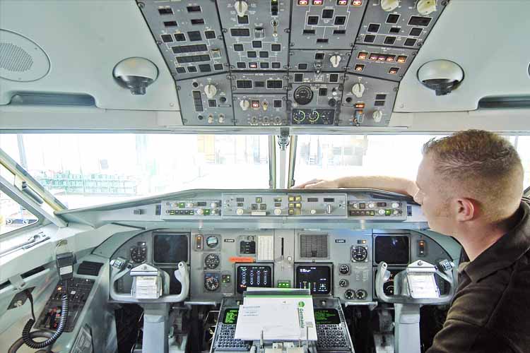 Gleichfeld Flugzeugreinigung-Berlin-Brandenburg